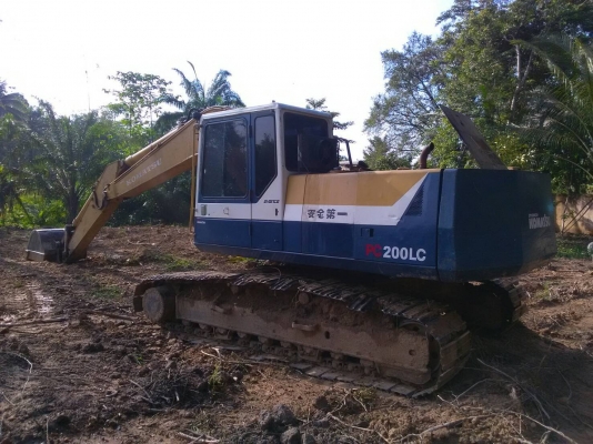 ขายรถแบคโฮ KOMATSU PC200-5LC ระบบไฟเต็ม ราคา 550000 ขายรถแบคโฮ KOMATSU PC200-5LC ระบบไฟเต็ม ราคา 550000