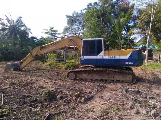 ขายรถแบคโฮ KOMATSU PC200-5LC ระบบไฟเต็ม ราคา 550000 ขายรถแบคโฮ KOMATSU PC200-5LC ระบบไฟเต็ม ราคา 550000