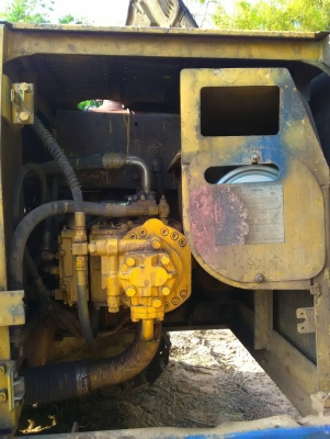 ขายรถแบคโฮ KOMATSU PC200-5LC ระบบไฟเต็ม ราคา 550000