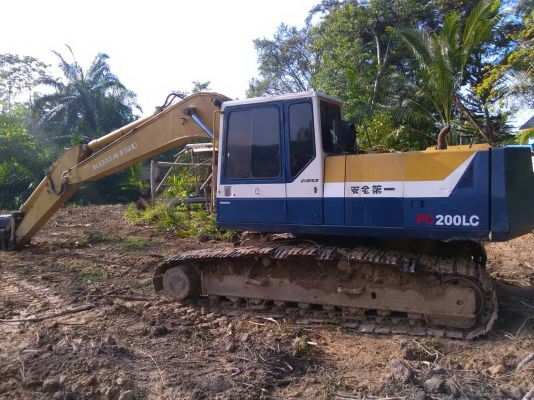 ขายรถแบคโฮ KOMATSU PC200-5LC ระบบไฟเต็ม ราคา 550000 ขายรถแบคโฮ KOMATSU PC200-5LC ระบบไฟเต็ม ราคา 550000