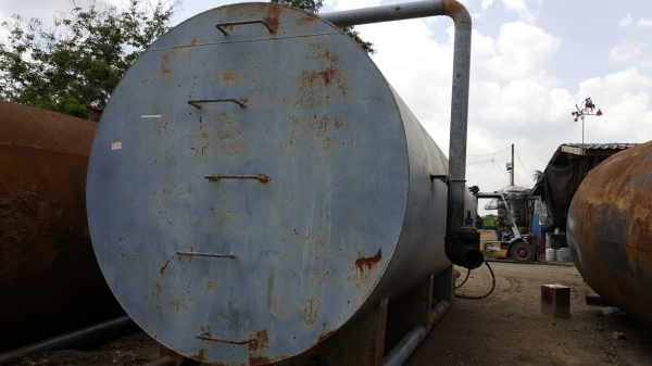 มาอีกใบถังน้ำมันขนาด 10600 ลิตรสภาพสวยๆมีหัวจ่าย มาอีกใบถังน้ำมันขนาด 10600 ลิตรสภาพสวยๆมีหัวจ่าย