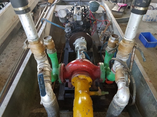 เรือรดน้ำสแตเลส 4เขาพร้อมใช้งานเครื่องยนต์ใหม่