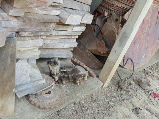 ขายรถ แบคโฮ 2คัน  ขายตามสภาพ ราคา.155,000 บาท โทร.080-1085007 บอล