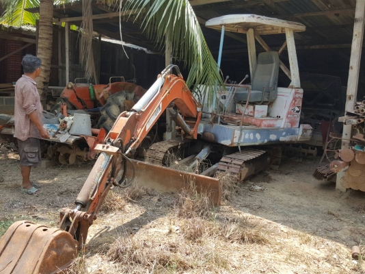 ขายรถ แบคโฮ 2คัน  ขายตามสภาพ ราคา.155,000 บาท โทร.080-1085007 บอล