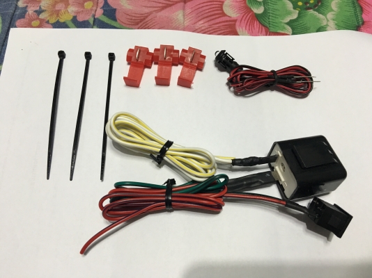 ชุดคิทติดตั้งไฟขอทาง ไฟฉุกเฉิน ไฟผ่าหมาก -ไฟเลี้ยวเดิมของรถยังใช้งานได้ปกติ -ติดตั้งกับรถจักรยานยนต์ได้ทุกรุ่น ทุกยี่ห้อ -ปรับกระพริบ ช้า-เร็ว ได้ตามต้องการ  -ติดตั้งง่าย ไม่ต้อง ตัด/ต่อ ชุดสายไฟรถไม่เสียหาย -แถมฟรี! ชุดหลอด LED เช็คขั้วไฟให้ทุกชุด -มีคู่