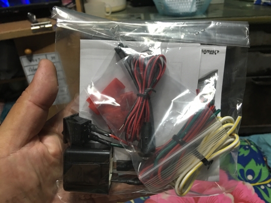 ชุดคิทติดตั้งไฟขอทาง ไฟฉุกเฉิน ไฟผ่าหมาก -ไฟเลี้ยวเดิมของรถยังใช้งานได้ปกติ -ติดตั้งกับรถจักรยานยนต์ได้ทุกรุ่น ทุกยี่ห้อ -ปรับกระพริบ ช้า-เร็ว ได้ตามต้องการ  -ติดตั้งง่าย ไม่ต้อง ตัด/ต่อ ชุดสายไฟรถไม่เสียหาย -แถมฟรี! ชุดหลอด LED เช็คขั้วไฟให้ทุกชุด -มีคู่