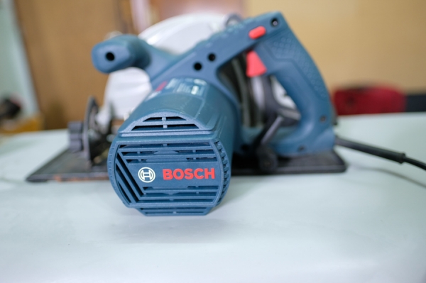 ขายเลื่อยวงเดือน bosch GKS 235 turbo ขายเลื่อยวงเดือน bosch GKS 235 turbo
