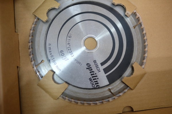 ขายเลื่อยวงเดือน bosch GKS 235 turbo ขายเลื่อยวงเดือน bosch GKS 235 turbo