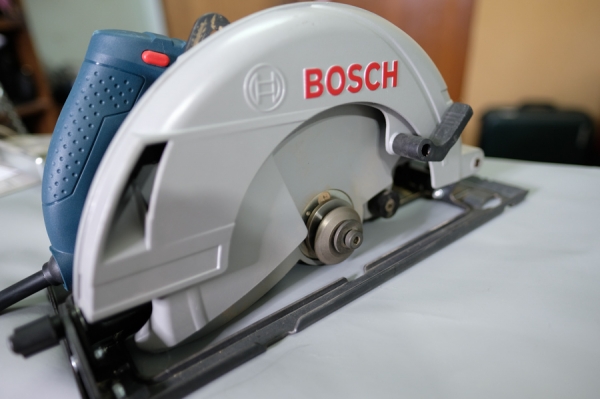 ขายเลื่อยวงเดือน bosch GKS 235 turbo ขายเลื่อยวงเดือน bosch GKS 235 turbo
