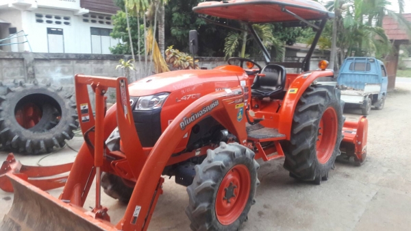 ขายรถไถKubota L4708 รถสวยใหม่มากปี57พร้อมอุปกรณ์หน้าหลังมีเล่มพร้อมโอนครับ