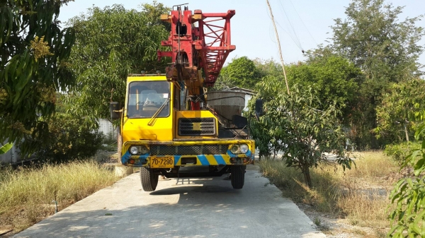 รถเครน MITSUBISHI TADANO TL201 สีเหลือง รถเครน MITSUBISHI TADANO TL201 สีเหลือง