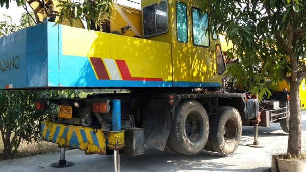 รถเครน MITSUBISHI TADANO TL201 สีเหลือง รถเครน MITSUBISHI TADANO TL201 สีเหลือง