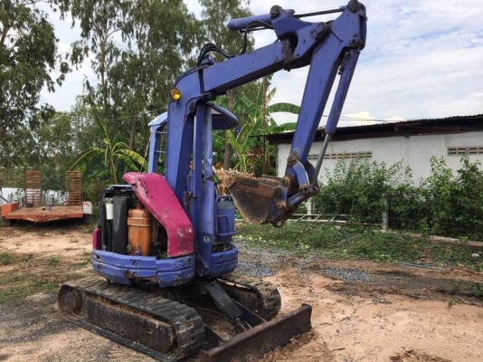 เก่านอก 1 ปี 195,000 บาท KOMATSU PC28UU-2E ทำงาน 8,000 ชั่วโมง เครื่องดี ปั้มดี แทรคยางสวย สภาพพร้อมใช้ เอกสารชื้อขาย  รถอยู่ จ.ร้อยเอ็ด โทร&amp;ไอดีไลน์ 0610710295