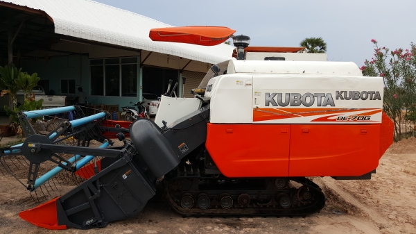 ขายด่วน!!kubotaDc70Hพร้อมพ่วงลาก ขายด่วน!!kubotaDc70Hพร้อมพ่วงลาก