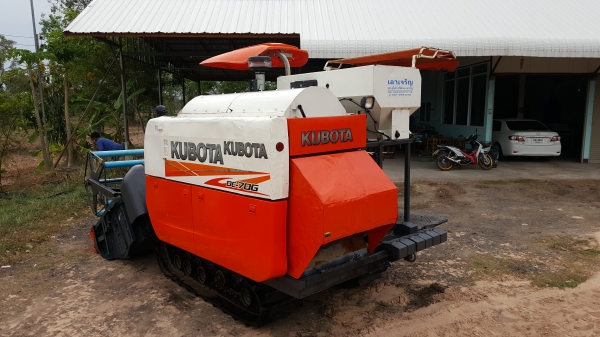 ขายด่วน!!kubotaDc70Hพร้อมพ่วงลาก ขายด่วน!!kubotaDc70Hพร้อมพ่วงลาก