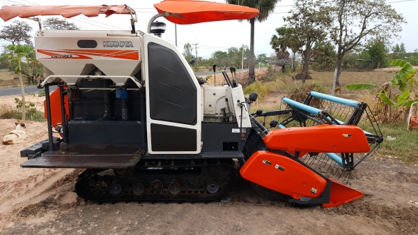 ขายด่วน!!kubotaDc70Hพร้อมพ่วงลาก ขายด่วน!!kubotaDc70Hพร้อมพ่วงลาก