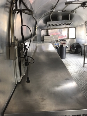 ขาย Airstream food trailer