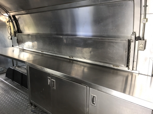 ขาย Airstream food trailer