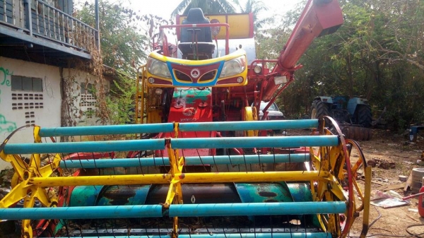 ขายรถเกี่ยวข้าว เกษตรพัฒนาเงินมีปี53เครื่อง195พร้อม6ล้อหัวยาวลาก แชชซีสวย ใบซื้อขาย