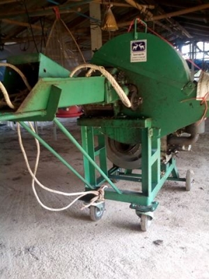 เครื่องสับหญ้า สับกระถิน