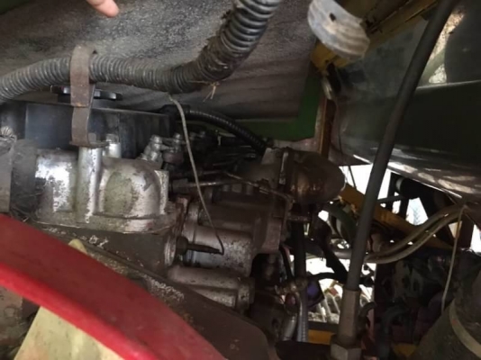 รถเกี่ยวอุ้ม (ปลดหนี้) 850,000 บาท เครื่อง 6HE1 Turbo -220 แรง อุ้ม 2.5 ตั้ม ตู้นวด 6.5 ฟุต ตัวเดม 10HT ระเบิดเพลาใหญ่ รอเลอร 11 ตัว โช่ 48 ข้อ  รถอยู่ จ.ร้อยเอ็ด โทร&amp;ไอดีไลน์ 0610710295