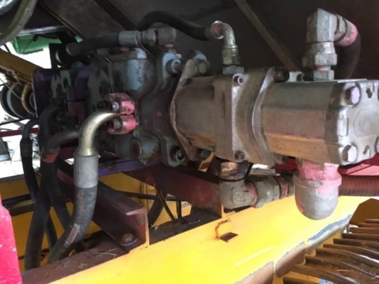 รถเกี่ยวอุ้ม (ปลดหนี้) 850,000 บาท เครื่อง 6HE1 Turbo -220 แรง อุ้ม 2.5 ตั้ม ตู้นวด 6.5 ฟุต ตัวเดม 10HT ระเบิดเพลาใหญ่ รอเลอร 11 ตัว โช่ 48 ข้อ  รถอยู่ จ.ร้อยเอ็ด โทร&amp;ไอดีไลน์ 0610710295