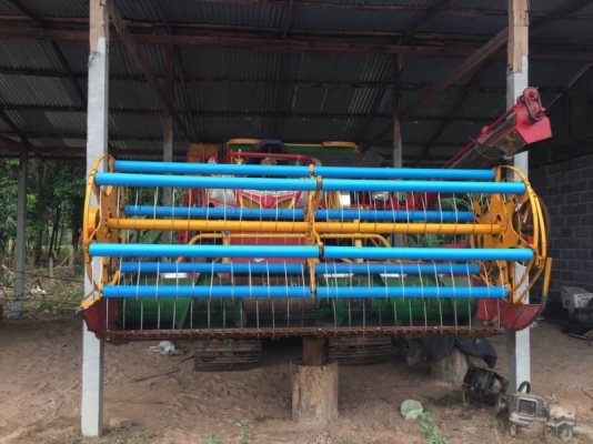 รถเกี่ยวอุ้ม (ปลดหนี้) 850,000 บาท เครื่อง 6HE1 Turbo -220 แรง อุ้ม 2.5 ตั้ม ตู้นวด 6.5 ฟุต ตัวเดม 10HT ระเบิดเพลาใหญ่ รอเลอร 11 ตัว โช่ 48 ข้อ  รถอยู่ จ.ร้อยเอ็ด โทร&amp;ไอดีไลน์ 0610710295