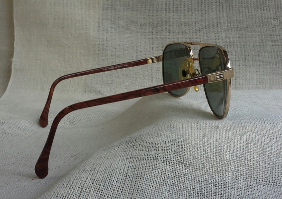 แว่นตาอิตาเลียนวินเทจระดับตำนาน!  ซุปเปอร์เก่าเก็บทศวรรษที่ &#039;80s  Vintage SFEROFLEX handmade in Italy  บิ๊กไซซ์!