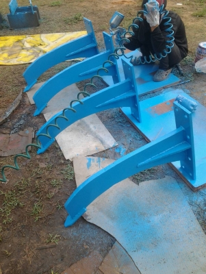 ขายขาขูดหญ้าในร่องอ้อย (ขาลิปเปอร์)