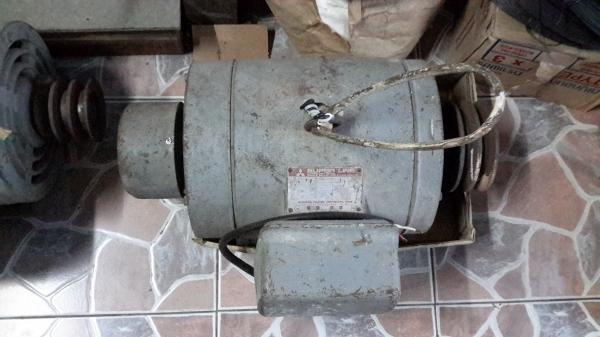 ขายมอเตอร์มิตชูบิชิ 3 แรง ไฟ 220 v 5500/ลูก มีจำนวน 4 ลูก