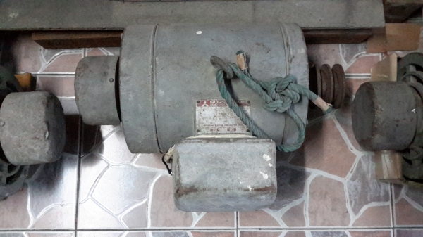 ขายมอเตอร์มิตชูบิชิ 3 แรง ไฟ 220 v 5500/ลูก มีจำนวน 4 ลูก