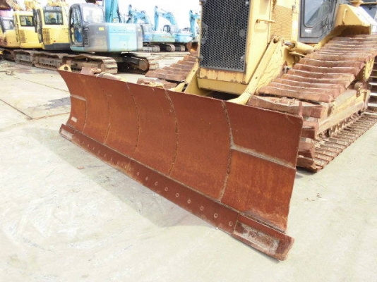 D6M นำเข้าจากญี่ปุ่น D6M นำเข้าจากญี่ปุ่น