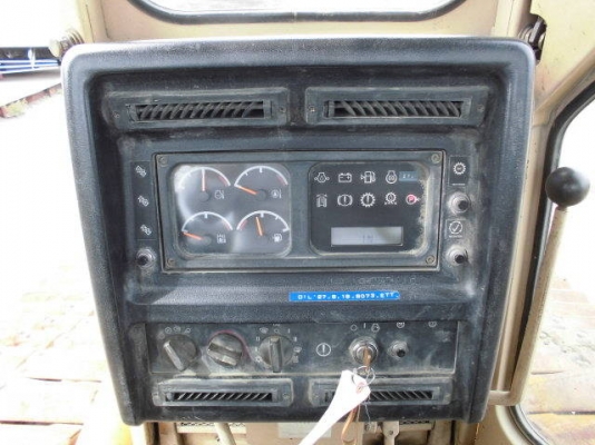 D6M นำเข้าจากญี่ปุ่น D6M นำเข้าจากญี่ปุ่น