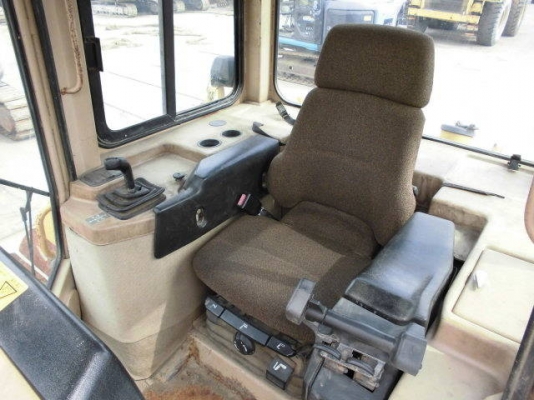 D6M นำเข้าจากญี่ปุ่น D6M นำเข้าจากญี่ปุ่น