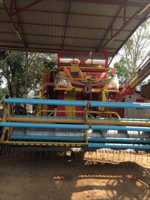 ขารถเกี่ยวข้าว เกษตรพัฒนา รุ่นปลดหนี้ ปี53 เครื่อง230เทอร์โบ สภาพพร้อมใช้งาน ราคา650,000 สนใจโทร 090