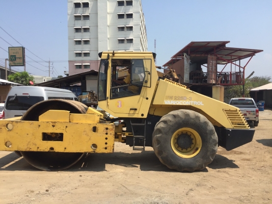 รถบดสั่นสะเทือนBOMAG BW225DH-3 25 TONS