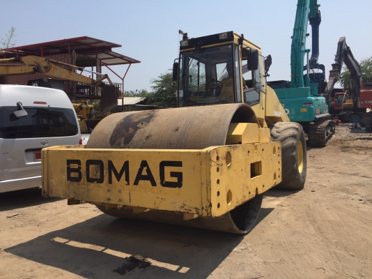 รถบดสั่นสะเทือนBOMAG BW225-3 25 TONS