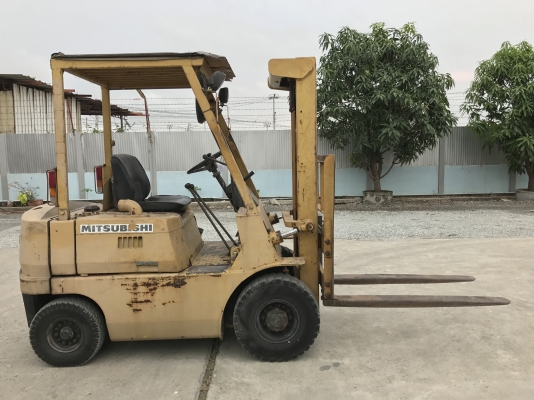 รถฟอร์คลิฟต์ MITSUBISHIรุ่นFD15 นำเข้าญี่ปุ่นไม่เคยใช้งานในไทย ยกได้1.5ตันเสาสูง3เมตร  เครื่องMITSUBISHI4สูบ