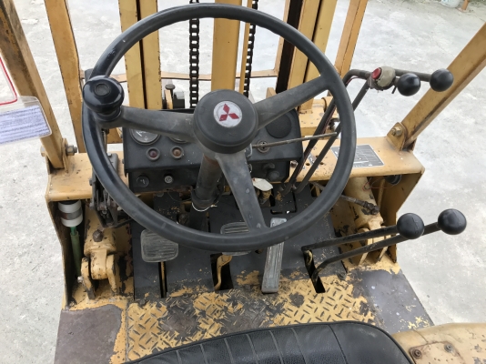 รถฟอร์คลิฟต์ MITSUBISHIรุ่นFD15 นำเข้าญี่ปุ่นไม่เคยใช้งานในไทย ยกได้1.5ตันเสาสูง3เมตร  เครื่องMITSUBISHI4สูบ