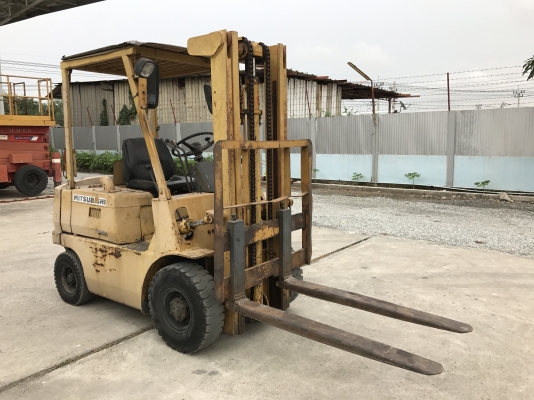 รถฟอร์คลิฟต์ MITSUBISHIรุ่นFD15 นำเข้าญี่ปุ่นไม่เคยใช้งานในไทย ยกได้1.5ตันเสาสูง3เมตร  เครื่องMITSUBISHI4สูบ