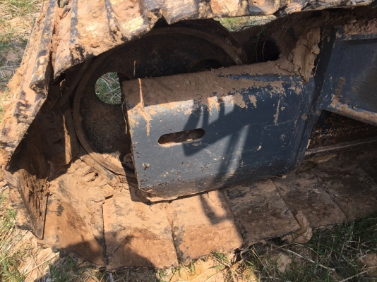 ขายดาว์น 435,000 บาท KOMATSU PC128 เครื่องดี ปั้มแรง โช่หนา เอวแน่น ไฟฟ้าครบ แอร์เย็น เอกสารเล่มทะเบียน   งวดคงเหลือ  20 งวด x 21,500 =430,000  รถอยู่ จ.ร้อยเอ็ด โทร&amp;ไอดีไลน์ 0610710295