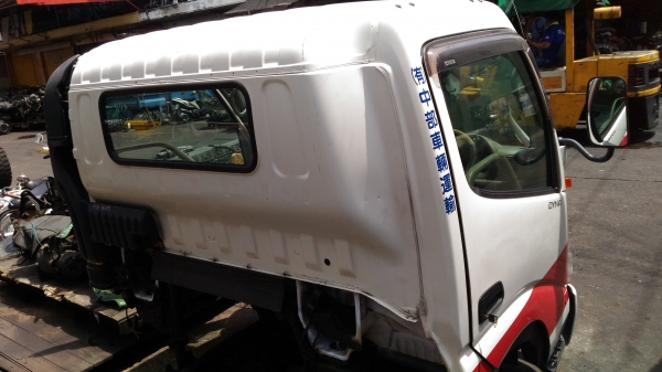 หัวเก่งรถบรรทุก hino dutro กว้าง