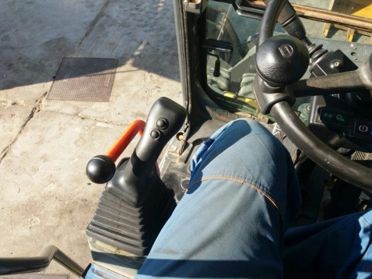 รถขุดล้อยาง KOMATSU PW130ES-6K มือสองยุโรป