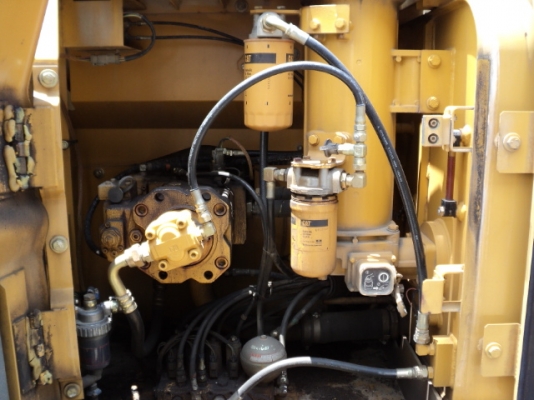 รถขุดล้อยาง KOMATSU PW130ES-6K มือสองยุโรป