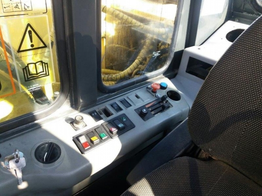 รถขุดล้อยาง KOMATSU PW130ES-6K มือสองยุโรป