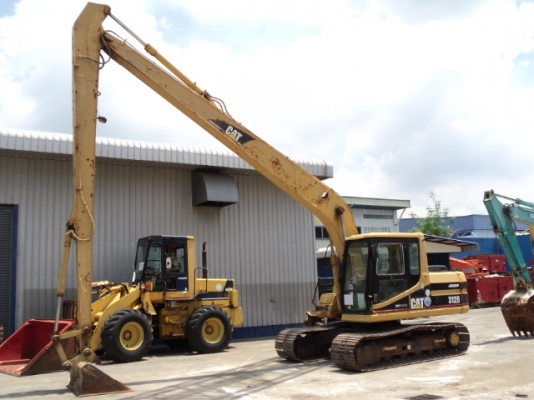 รถขุดล้อยาง KOMATSU PW130ES-6K มือสองยุโรป