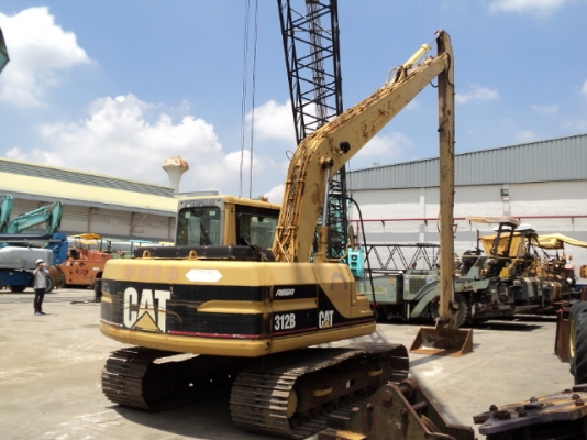 รถขุดล้อยาง KOMATSU PW130ES-6K มือสองยุโรป