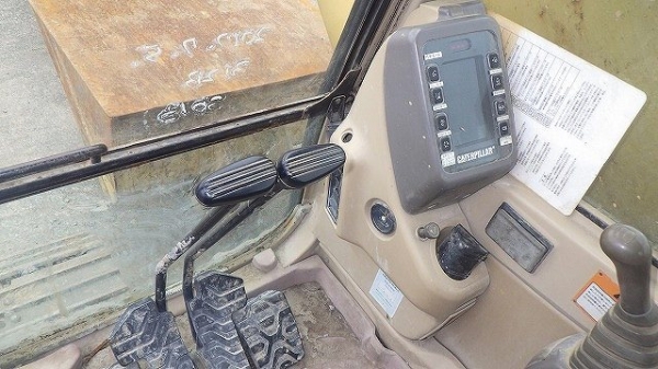 รถขุดล้อยาง KOMATSU PW130ES-6K มือสองยุโรป