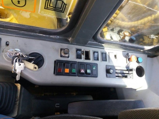 รถขุดล้อยาง KOMATSU PW130ES-6K มือสองยุโรป