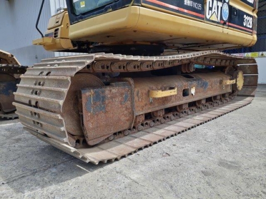 รถขุดล้อยาง KOMATSU PW130ES-6K มือสองยุโรป